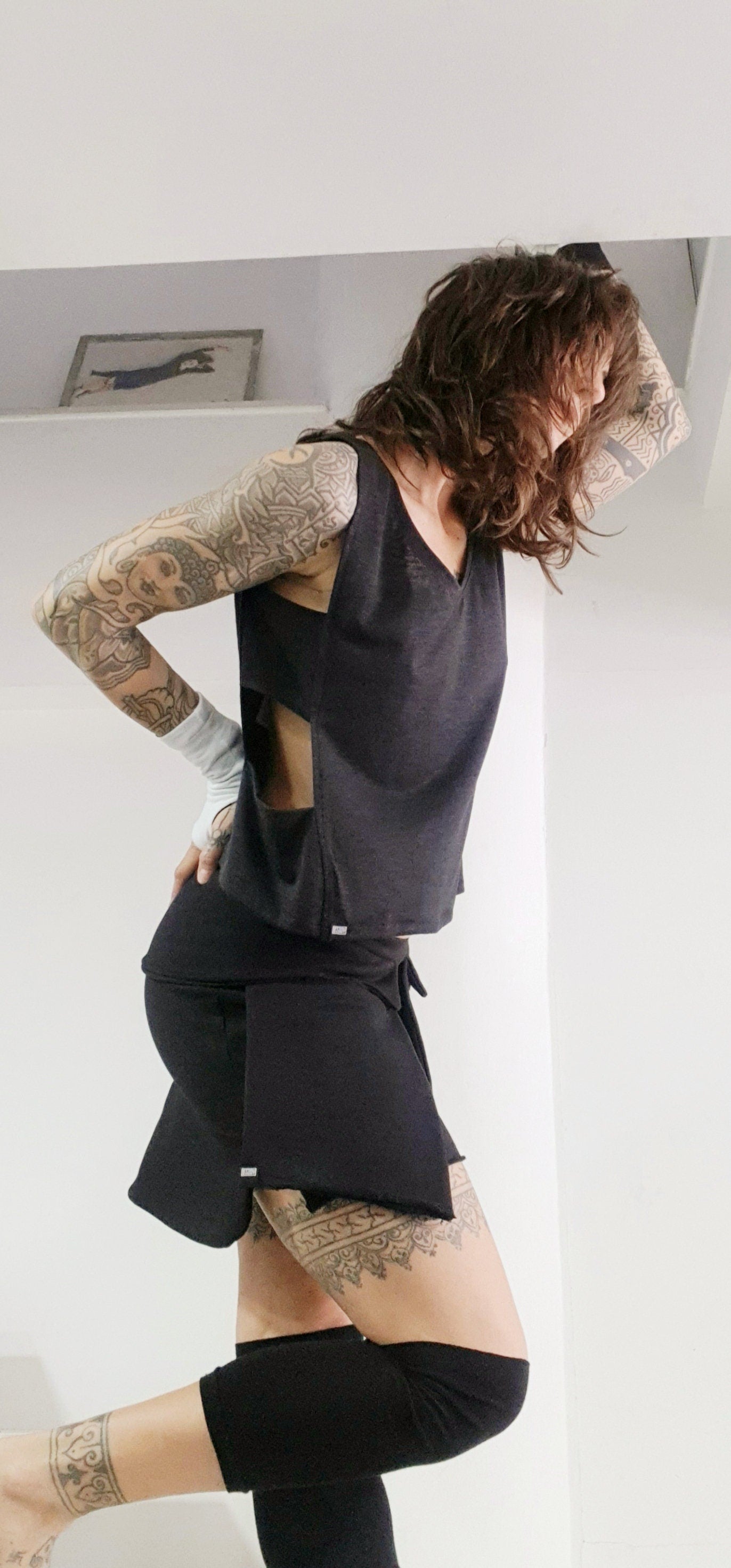 Women's Edgy Sleeveless Cotton Top / Cyberpunk Black Top / Futuristic Side Splits Top / Cyberpunk Clothing / Casual Loose Short Top / Cut Out Top