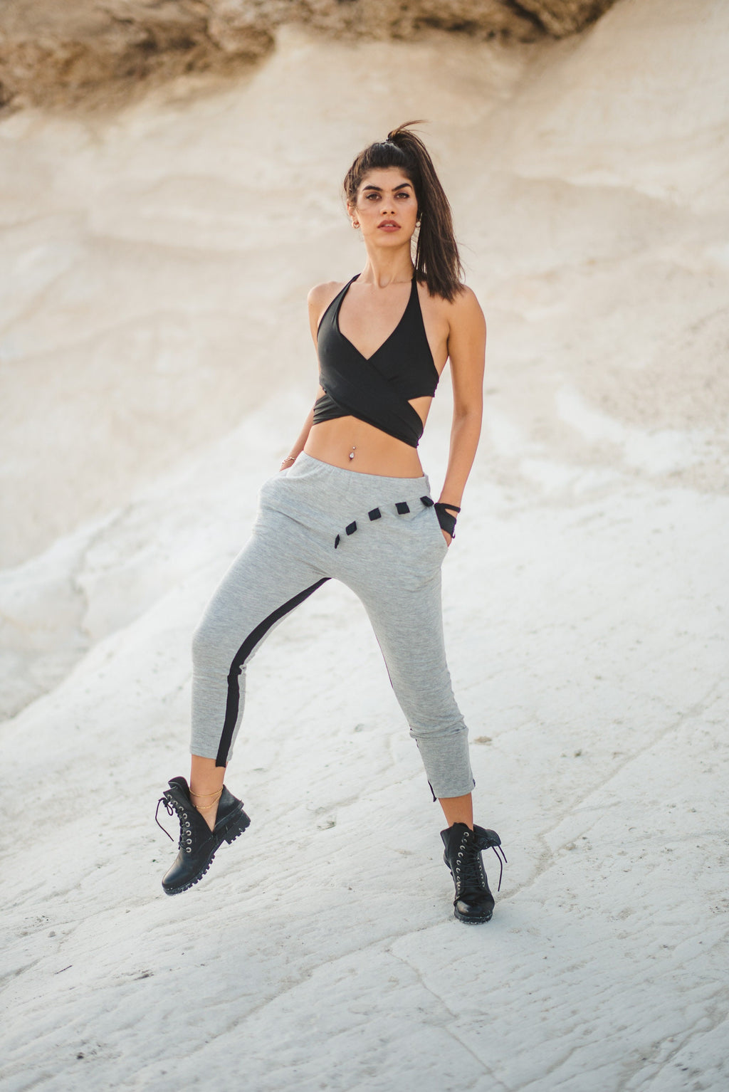 THE NIKOLA Women's V-Neck Wrap Crop Top