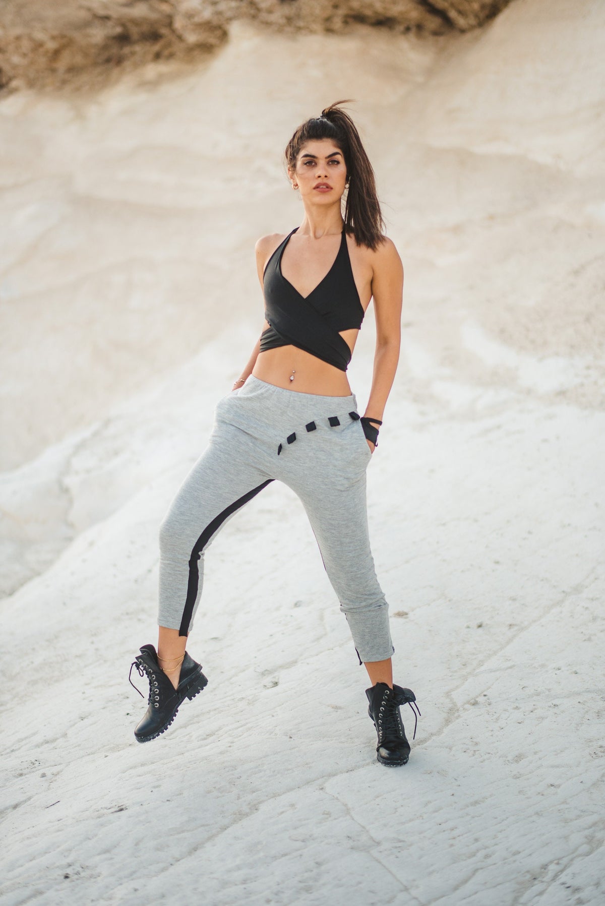 THE NIKOLA Women's V-Neck Wrap Crop Top
