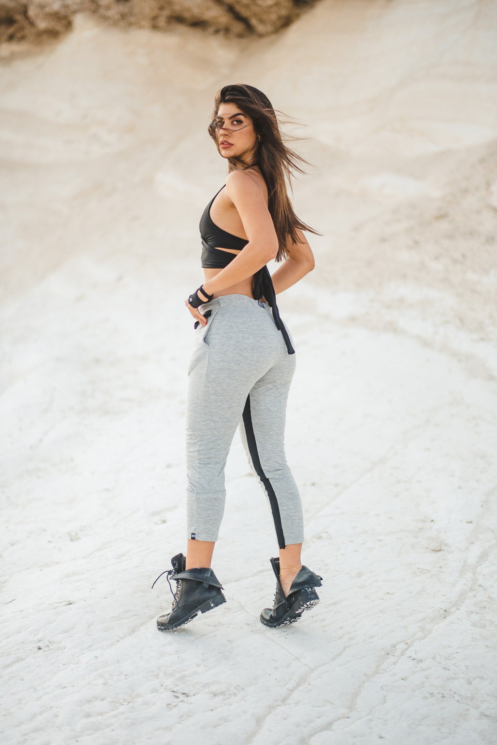 THE NIKOLA Women's V-Neck Wrap Crop Top