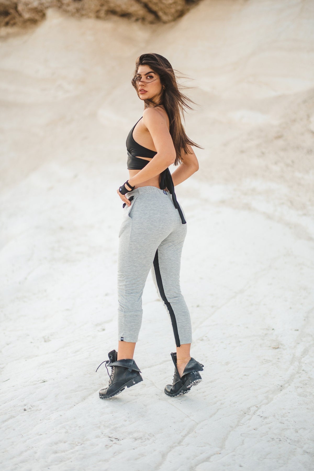 THE NIKOLA Women's V-Neck Wrap Crop Top