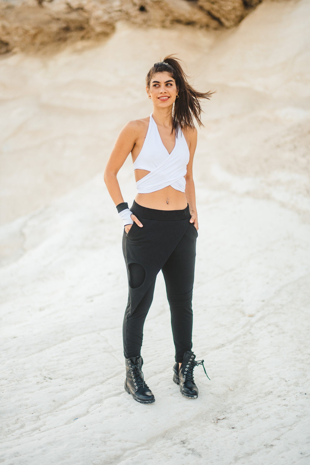THE NIKOLA Women's V-Neck Wrap Crop Top