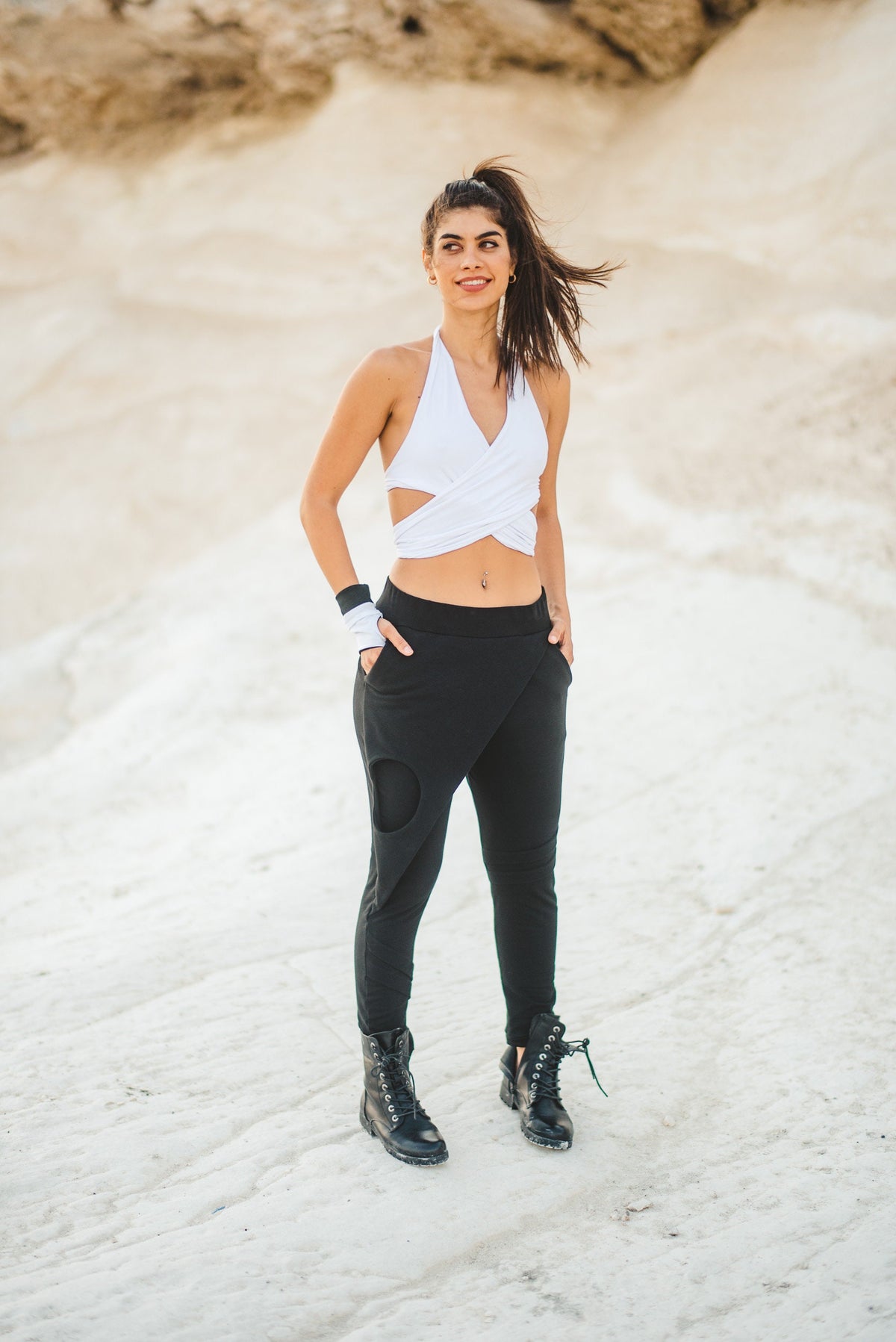 THE NIKOLA Women's V-Neck Wrap Crop Top