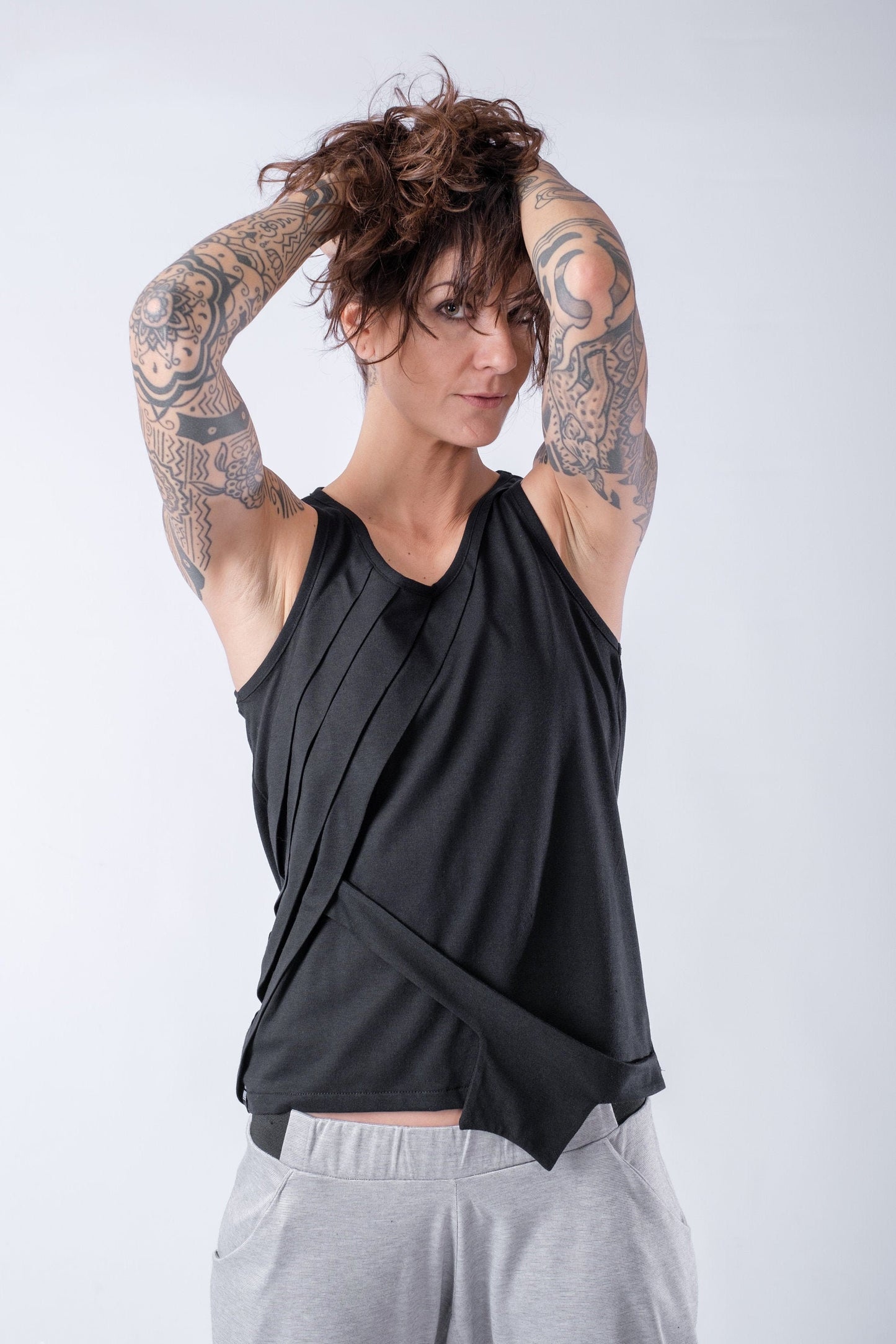 Black Sleeveless Pleated Tank Top