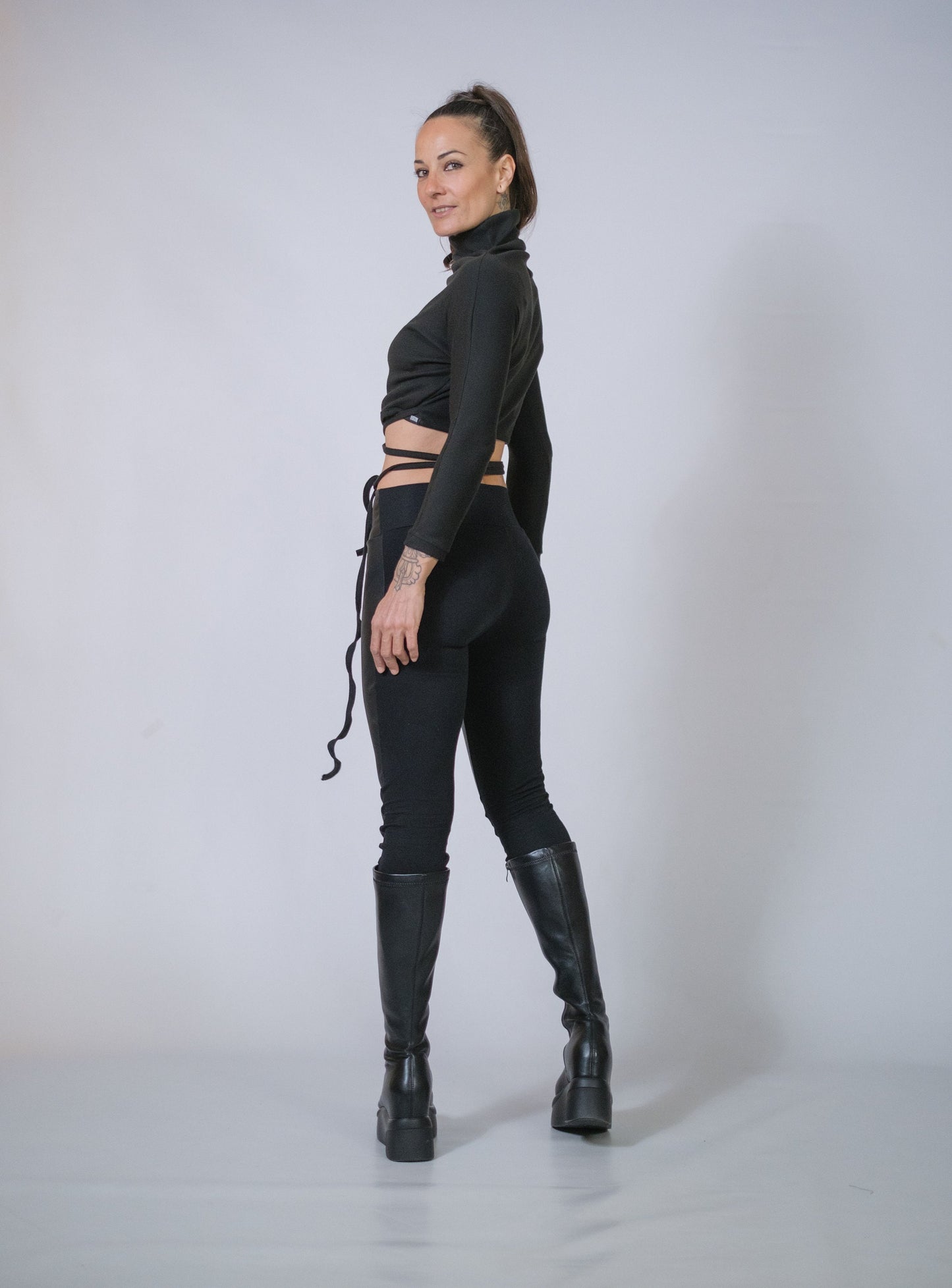 Womens Turtleneck Crop Top With Long Sleeves