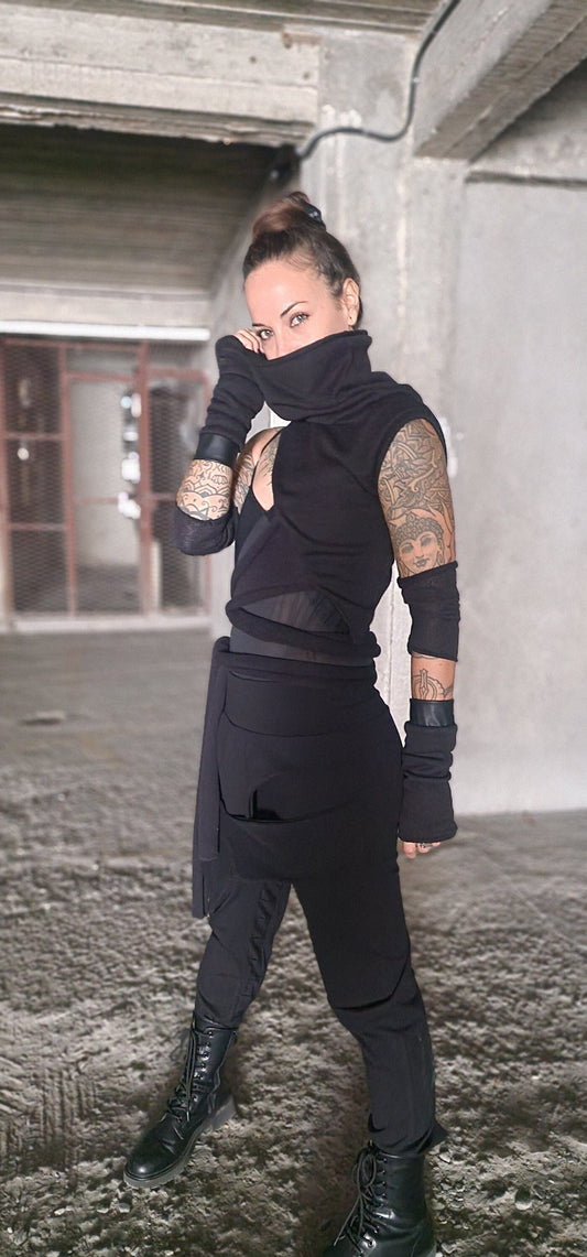 Women's Sleeveless Black Knitted High Collar Vest