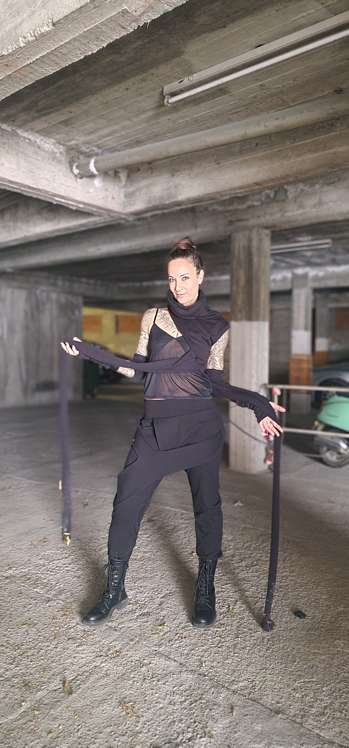 Women's Sleeveless Black Knitted High Collar Vest