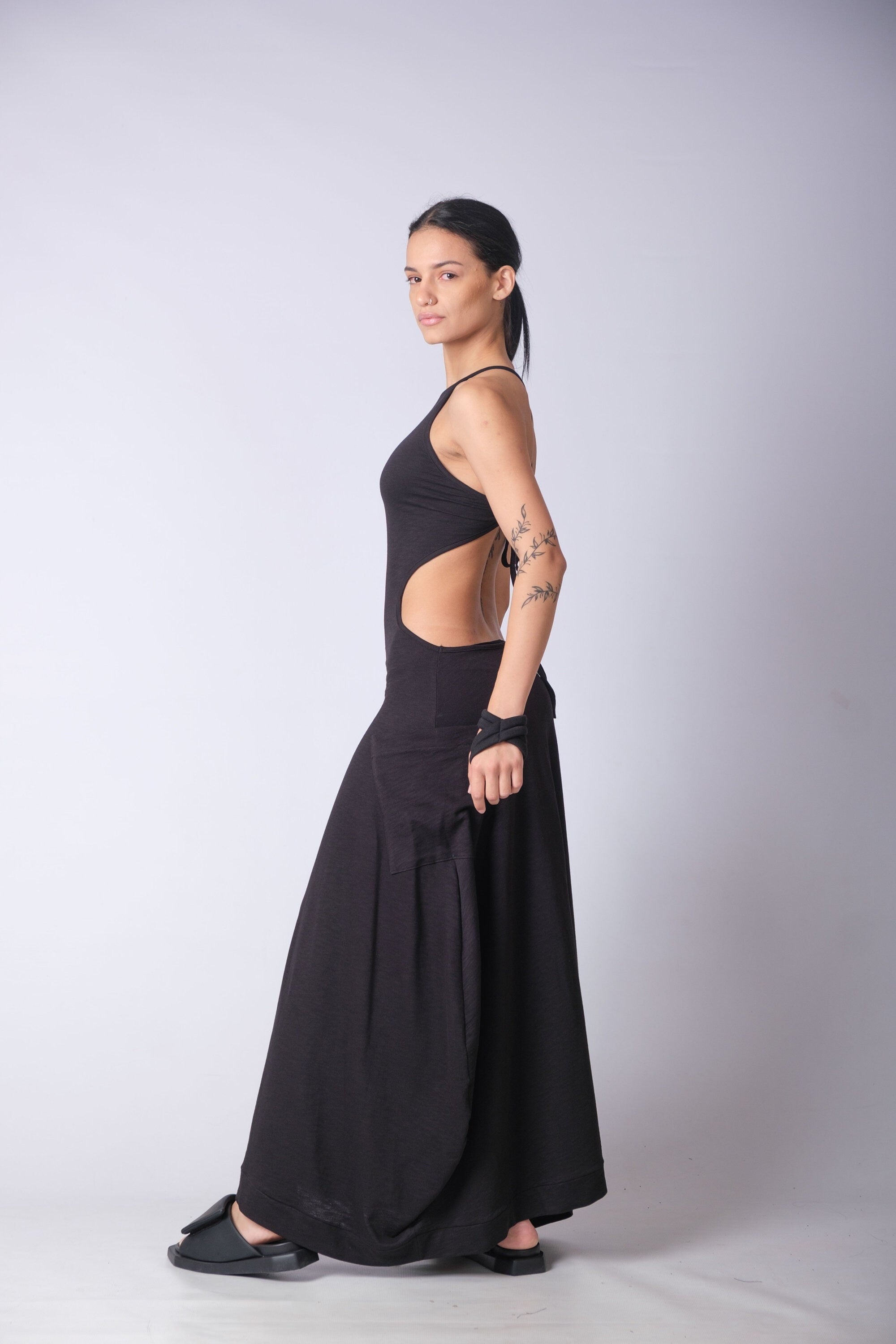 Black Open Back Maxi Dress / Cut Out Dress / Extravagant Long Dress / Dress with Pockets / Avant Garde Clothing / Caftan / Cotton Sleeveless Summer